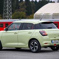 Suzuki swift 1,2 dualjet hibrid allgrip elegance - test 2024