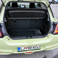 Suzuki swift 1,2 dualjet hibrid allgrip elegance - test 2024