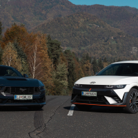 Ford mustang dark horse in hyundai ioniq 5 N - doživetje 2025