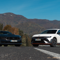 Ford mustang dark horse in hyundai ioniq 5 N - doživetje 2025