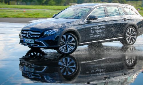 Mercedesov praktični prikaz napredne avtomobilske pameti