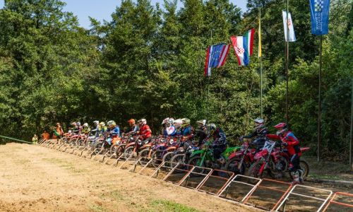 Vročina v Škednju ni bila ovira za izpeljavo dirke državnega prvenstva v motokrosu